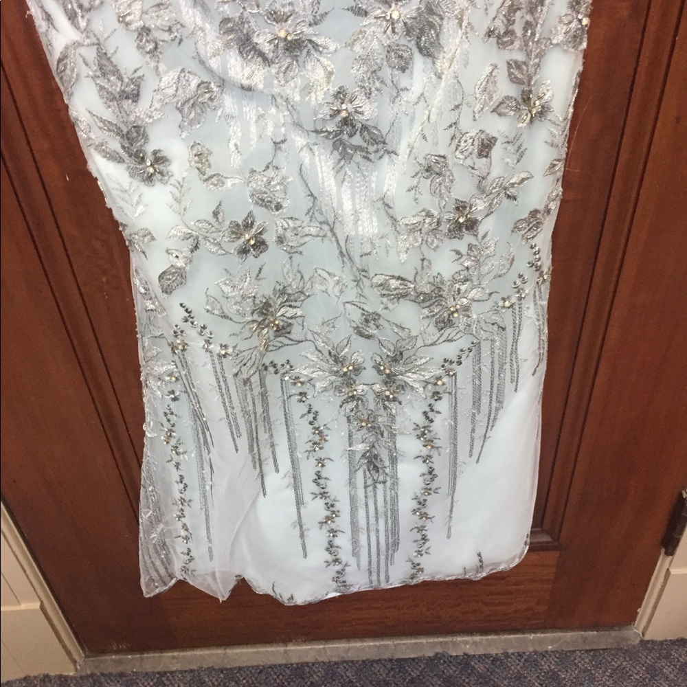 Mother of the Bride designer gown - Picture 3 of 7